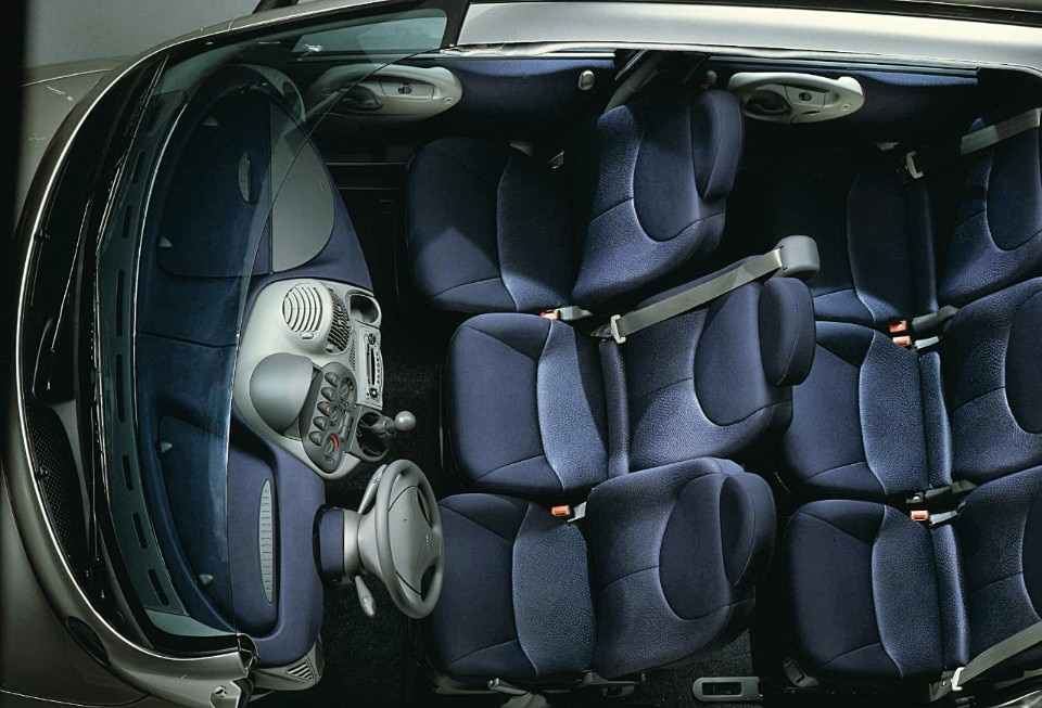 https://www.domusweb.it/content/dam/domusweb/it/design/gallery/2020/08/03/fiat-multipla/gallery/Multipla%20interno%202242_1585610.jpg.foto.rmedium.png